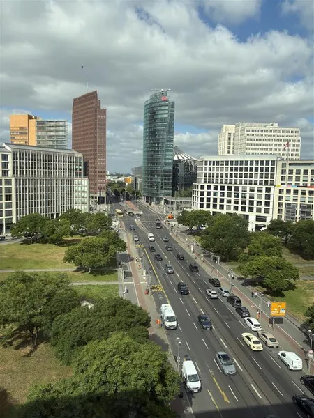 Exklusive 4-Zimmer-Wohnung am Leipziger Platz mit Blick über Berlin — photo 1